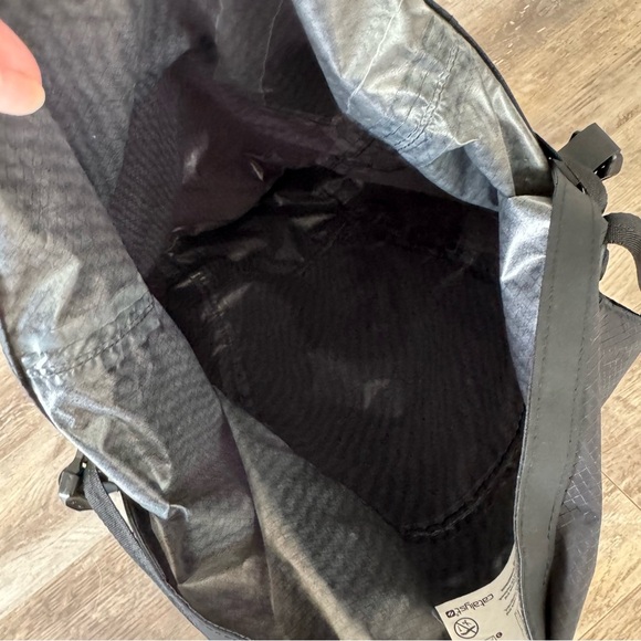 NWOT! Catalyst WATERPROOF 20L BACKPACK - Black - Picture 7 of 12